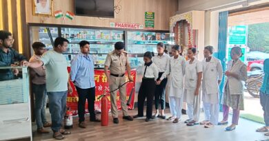अस्पताल में दिया गया अग्निशामक प्रशिक्षण
