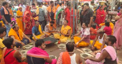 शहीदों के आत्मा की शांति के लिए बाबा मंदिर प्रांगण में पूजा-हवन