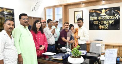 रेडक्रॉस द्वारा नवपदस्थापित उपायुक्त सह अध्यक्ष रेडक्रॉस का कार्यालय परिसर में किया गया स्वागत