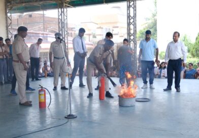 तक्षशिला विद्यापीठ में अग्नि सुरक्षा जागरूकता कार्यक्रम का आयोजन