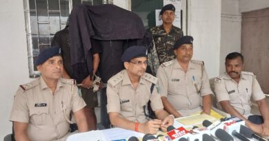 लूटकांड में शामिल तीन आरोपी गिरफ्तार, नकदी व बाइक बरामद
