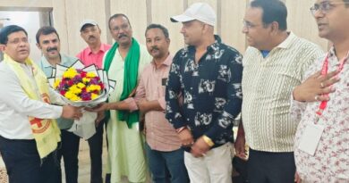 उपायुक्त सह रेडक्रॉस अध्यक्ष शशि प्रकाश सिंह से रेडक्रॉस प्रतिनिधिमंडल की शिष्टाचार मुलाकात