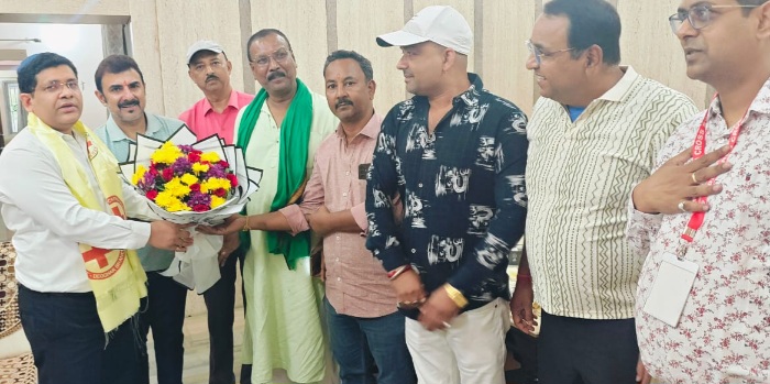 उपायुक्त सह रेडक्रॉस अध्यक्ष शशि प्रकाश सिंह से रेडक्रॉस प्रतिनिधिमंडल की शिष्टाचार मुलाकात