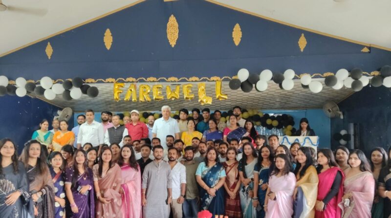 हिंदी विद्यापीठ बीएड कॉलेज में छात्रों की विदाई समारोह का आयोजन
