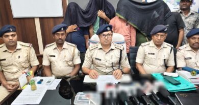 देवघर पुलिस की तत्परता से टली बड़ी घटना, हथियार और कार बरामद